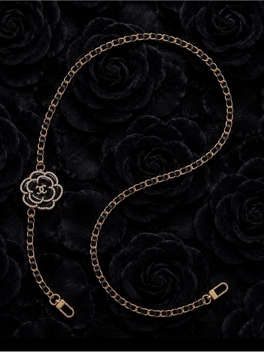 🖤🤍 Camilla Black and Gold-Tone Phone/ Key and Card Holder/ Accessory Chain 🤍🖤